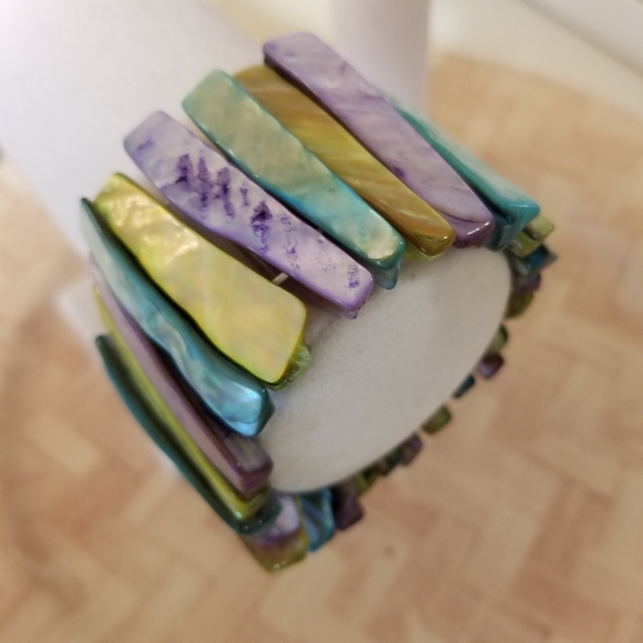 Abalone Shell Stretch Bracelet - Picture 8 of 12